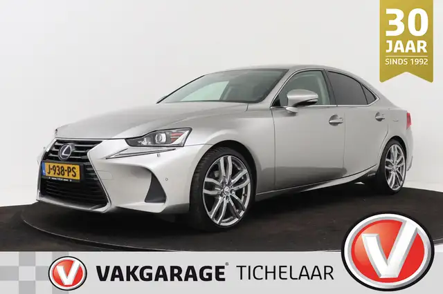 Lexus IS 300 300h Hybrid | Navigatie | 19" Velgen | PDC V+A | V