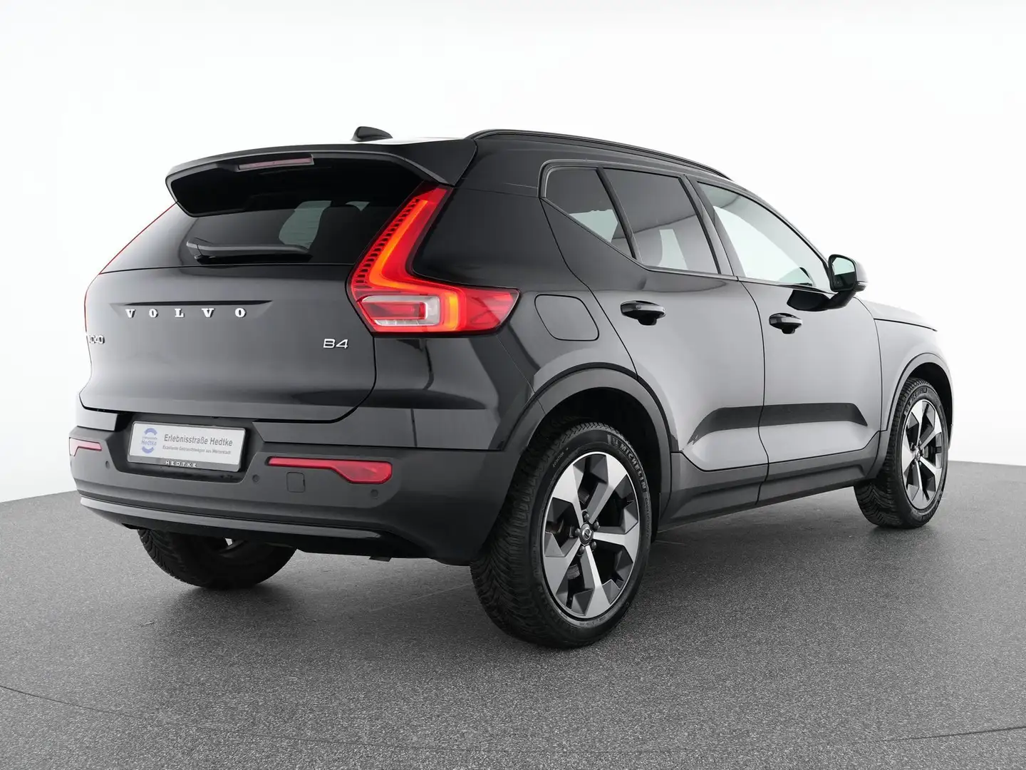 Volvo XC40 B4 Benzin Plus Dark 19"+FRONTSCHEIBENHEIZUN Noir - 2