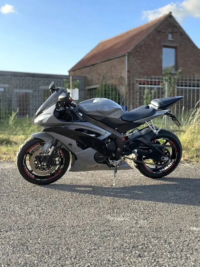 Yamaha YZF-R6 Grey - 2