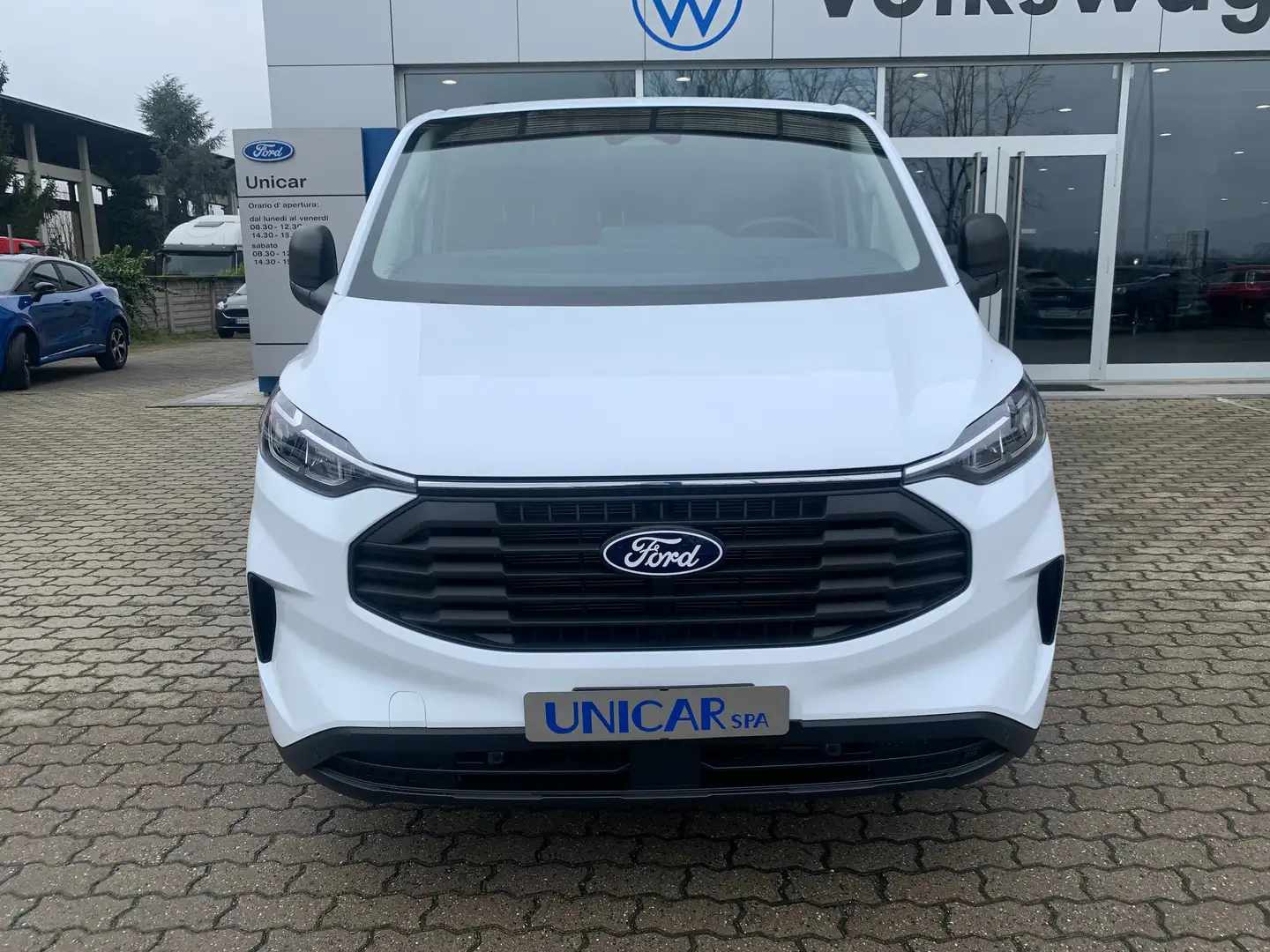 Ford Transit Custom 2.0 DIESEL 136cv TREND 320,VAN 3 POSTI Bianco - 2