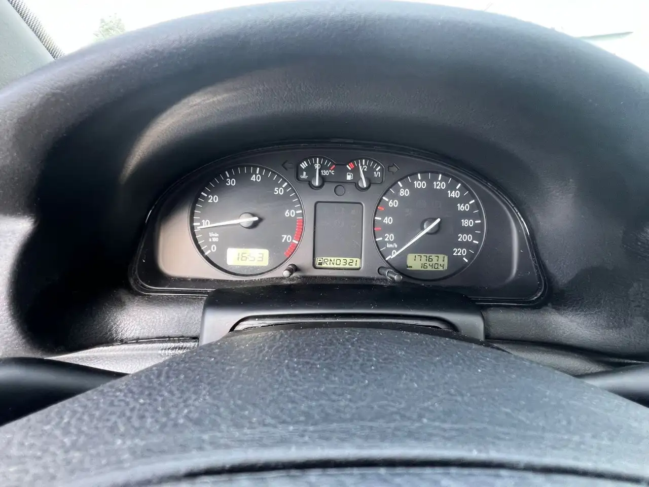 Volkswagen Passat 1.6 Auto Basis, foto 11
