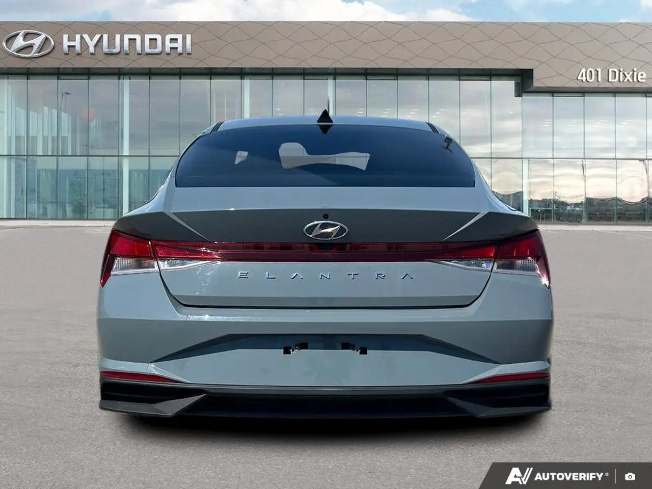 Hyundai ELANTRA снимка Hyundai ELANTRA