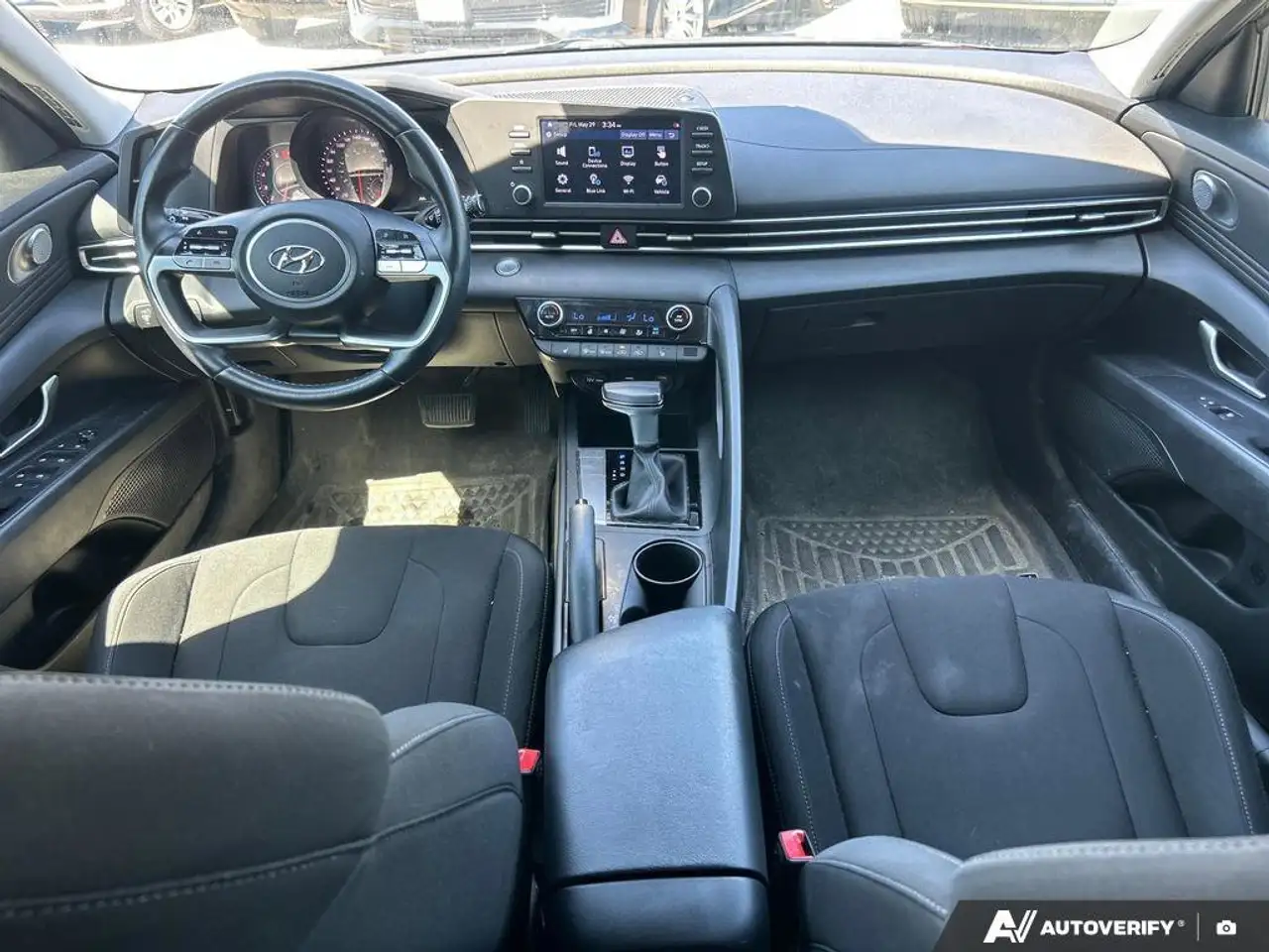 Hyundai ELANTRA снимка Hyundai ELANTRA