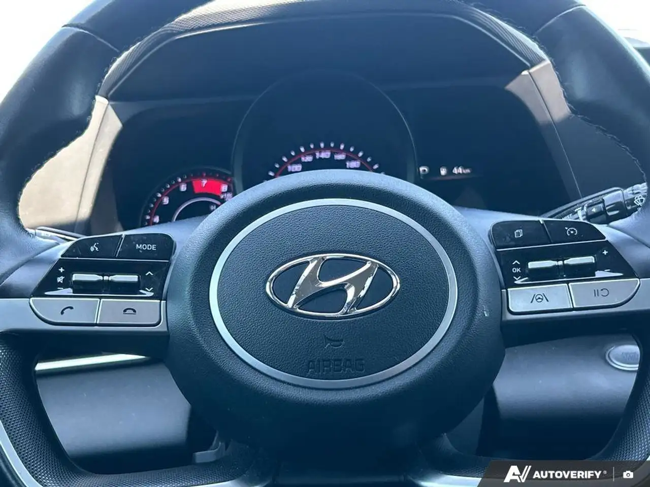 Hyundai ELANTRA снимка Hyundai ELANTRA