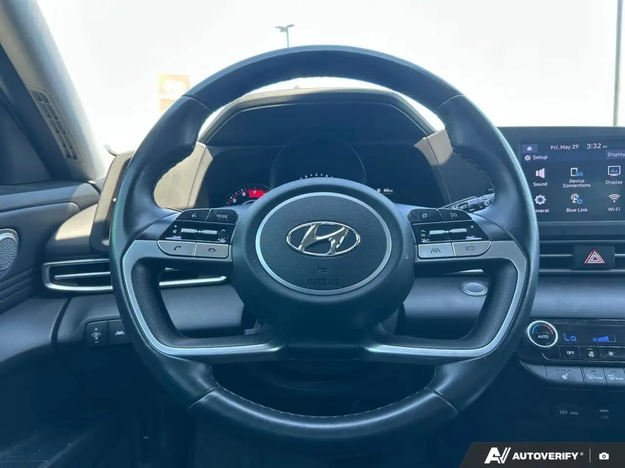 Hyundai ELANTRA снимка Hyundai ELANTRA