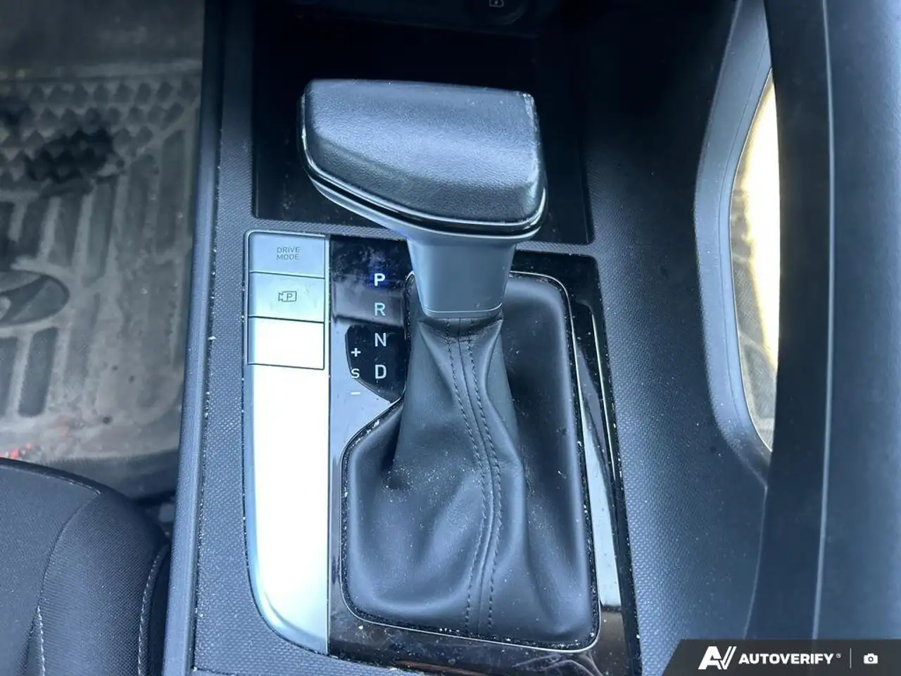 Hyundai ELANTRA снимка Hyundai ELANTRA