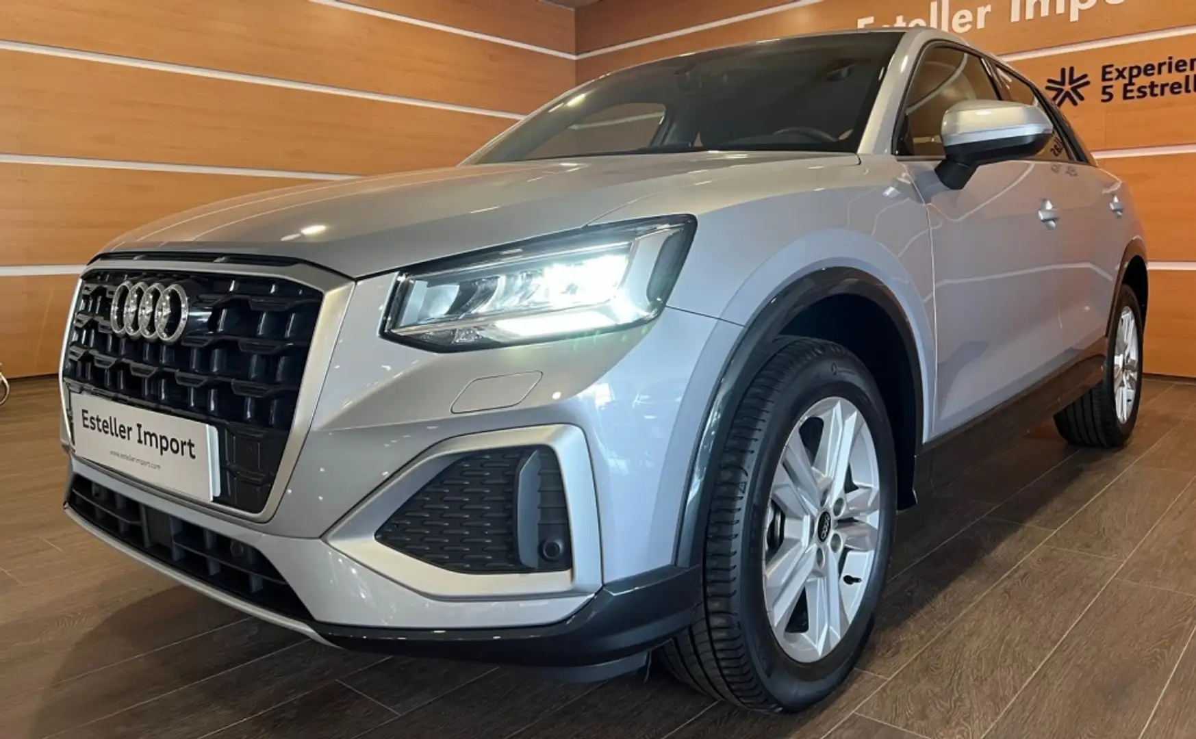 Audi Q2 30 TDI Advanced S tronic 85kW Gris - 2