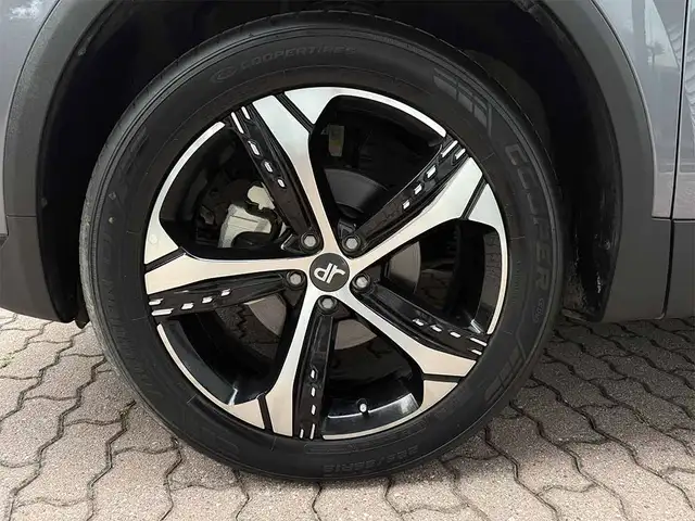 DR Automobiles DR6.0 view 8
