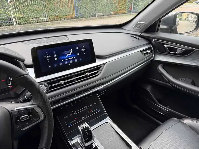 DR Automobiles DR6.0 view 14