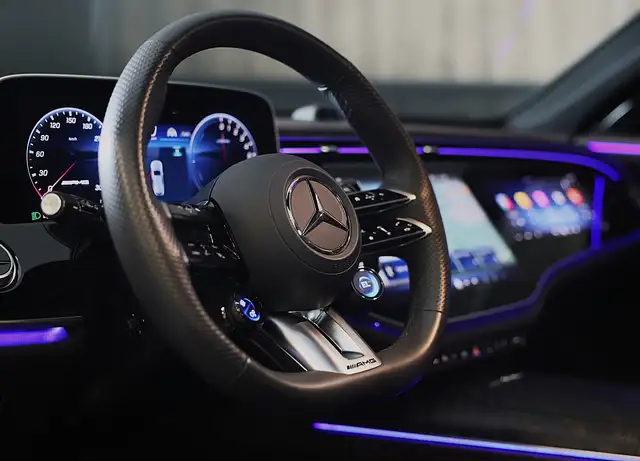 Mercedes-Benz E-Class view 11
