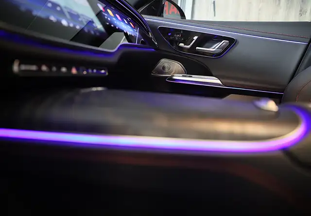Mercedes-Benz E-Class view 15