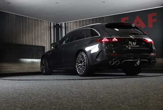Mercedes-Benz E-Class view 3