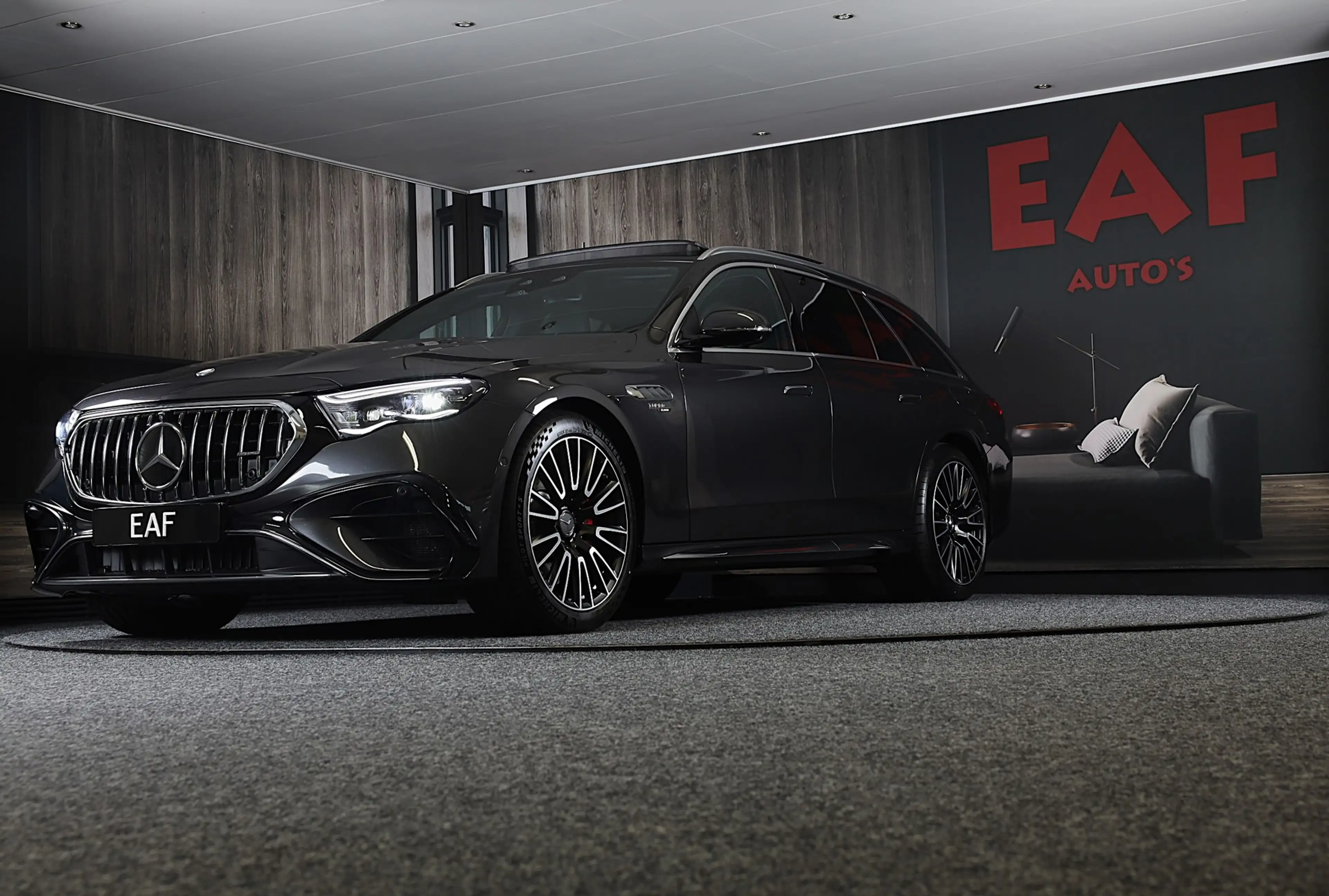 Mercedes-Benz E 53 AMG Estate 4MATIC+ Night Edition / Hyperscreen / Head — photo 4