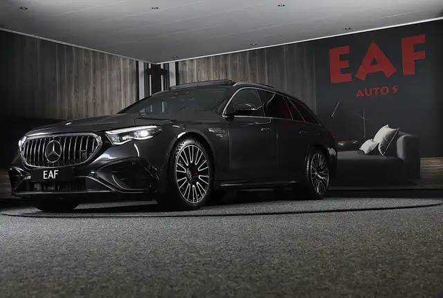 Mercedes-Benz E-Class view 4