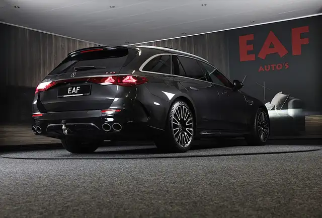 Mercedes-Benz E-Class view 5