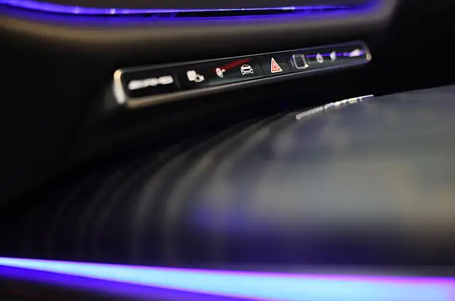Mercedes-Benz E-Class view 27