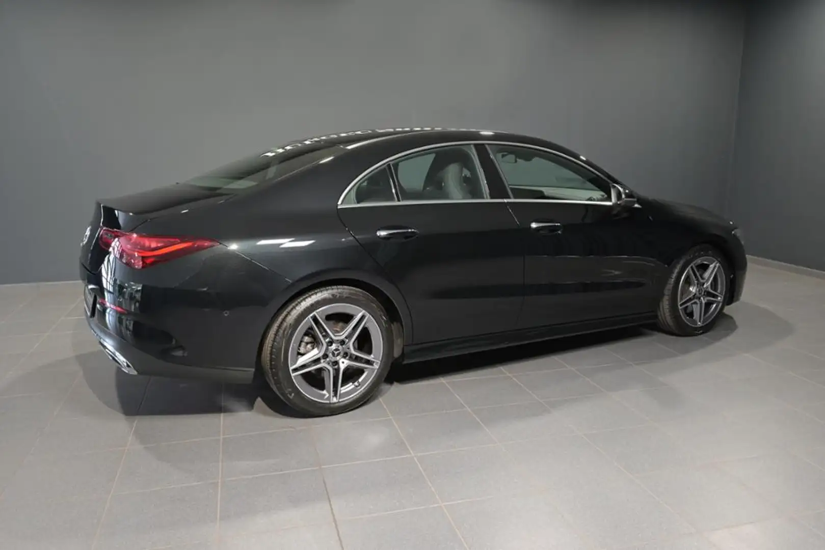 Mercedes-Benz CLA 200 Coupé AMG LINE ADVANCED PLUS/KAMERA/LED Czarny - 2