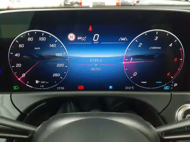Mercedes-Benz E-Class view 11