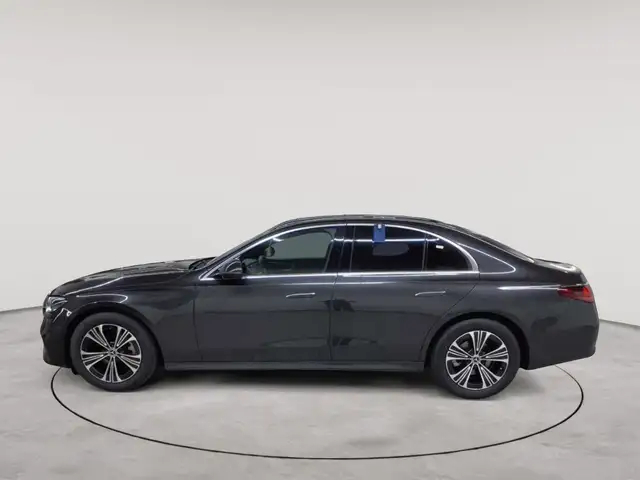 Mercedes-Benz E-Class view 6