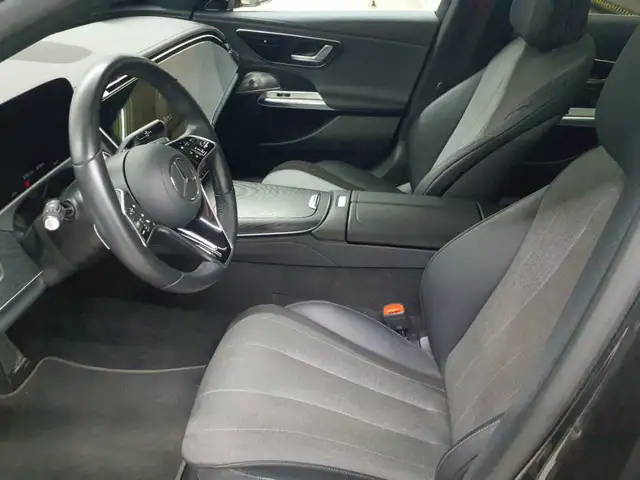 Mercedes-Benz E-Class view 7