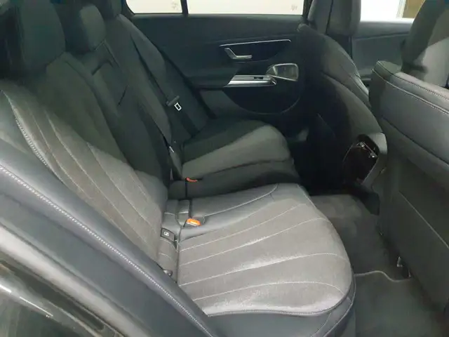 Mercedes-Benz E-Class view 14