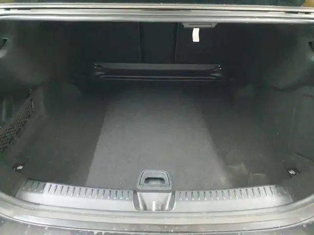 Mercedes-Benz E-Class view 15