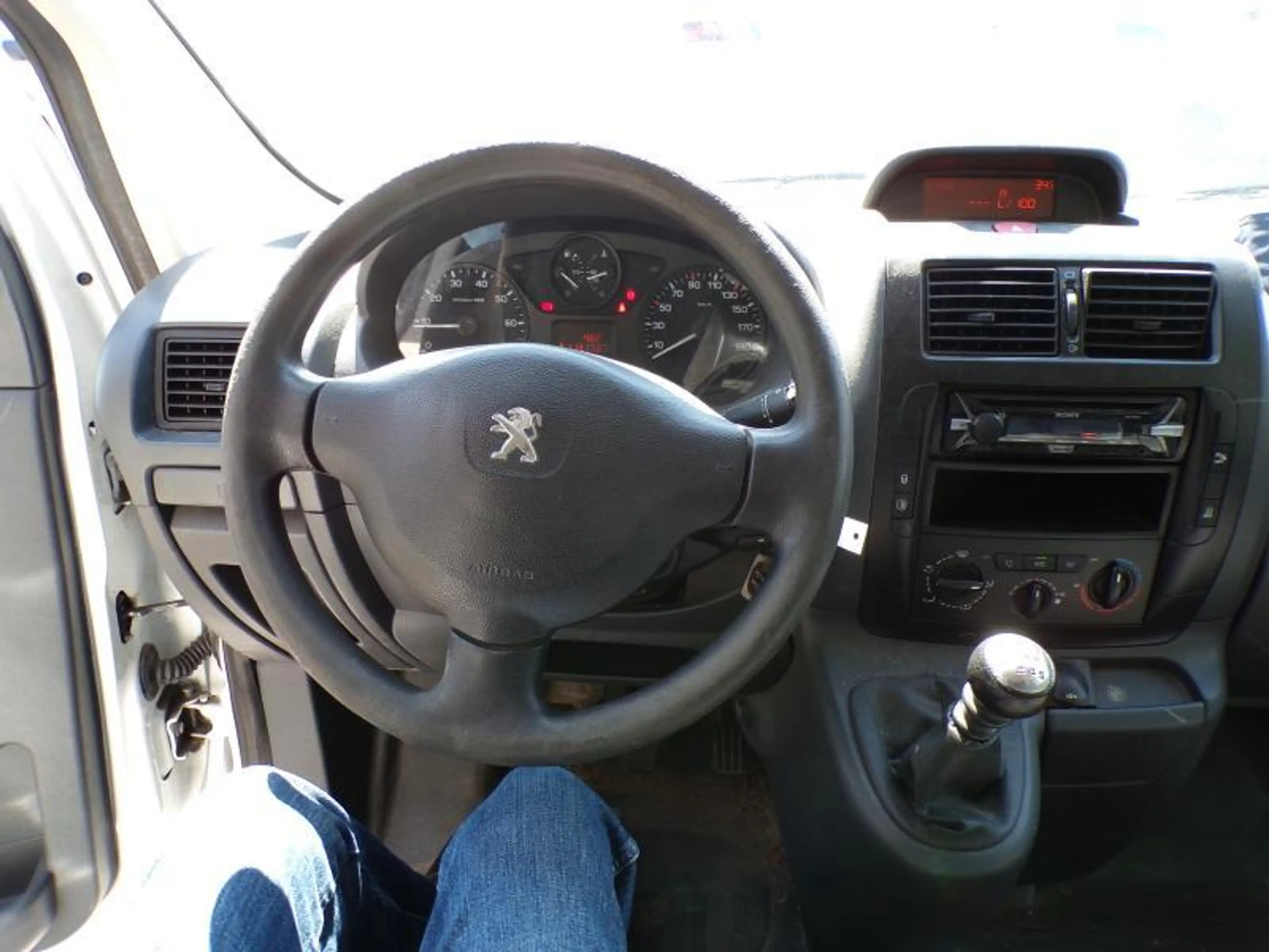 Peugeot Expert 2.0 HDi 128cv 6pl blanc 05/16 Airco Capteurs — photo 8