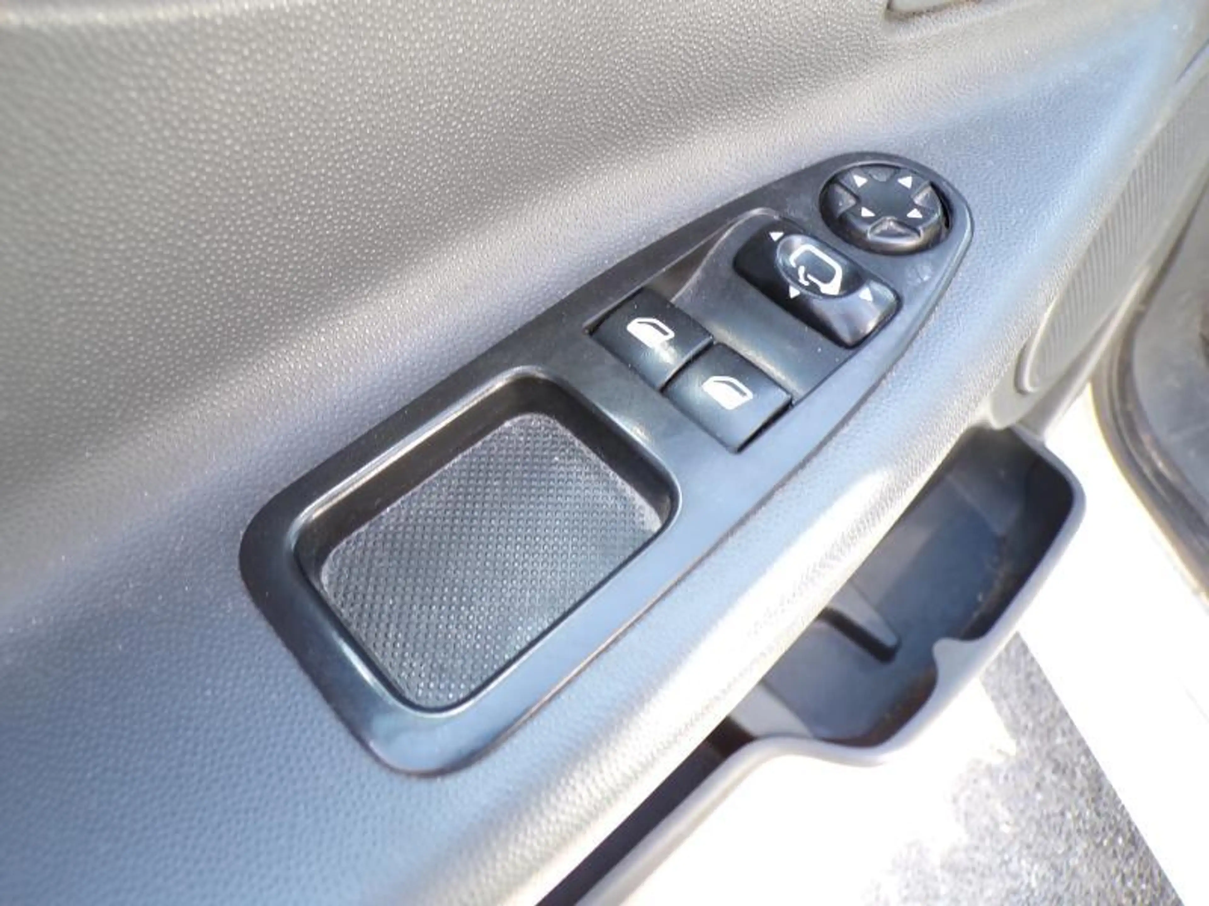 Peugeot Expert 2.0 HDi 128cv 6pl blanc 05/16 Airco Capteurs — photo 10