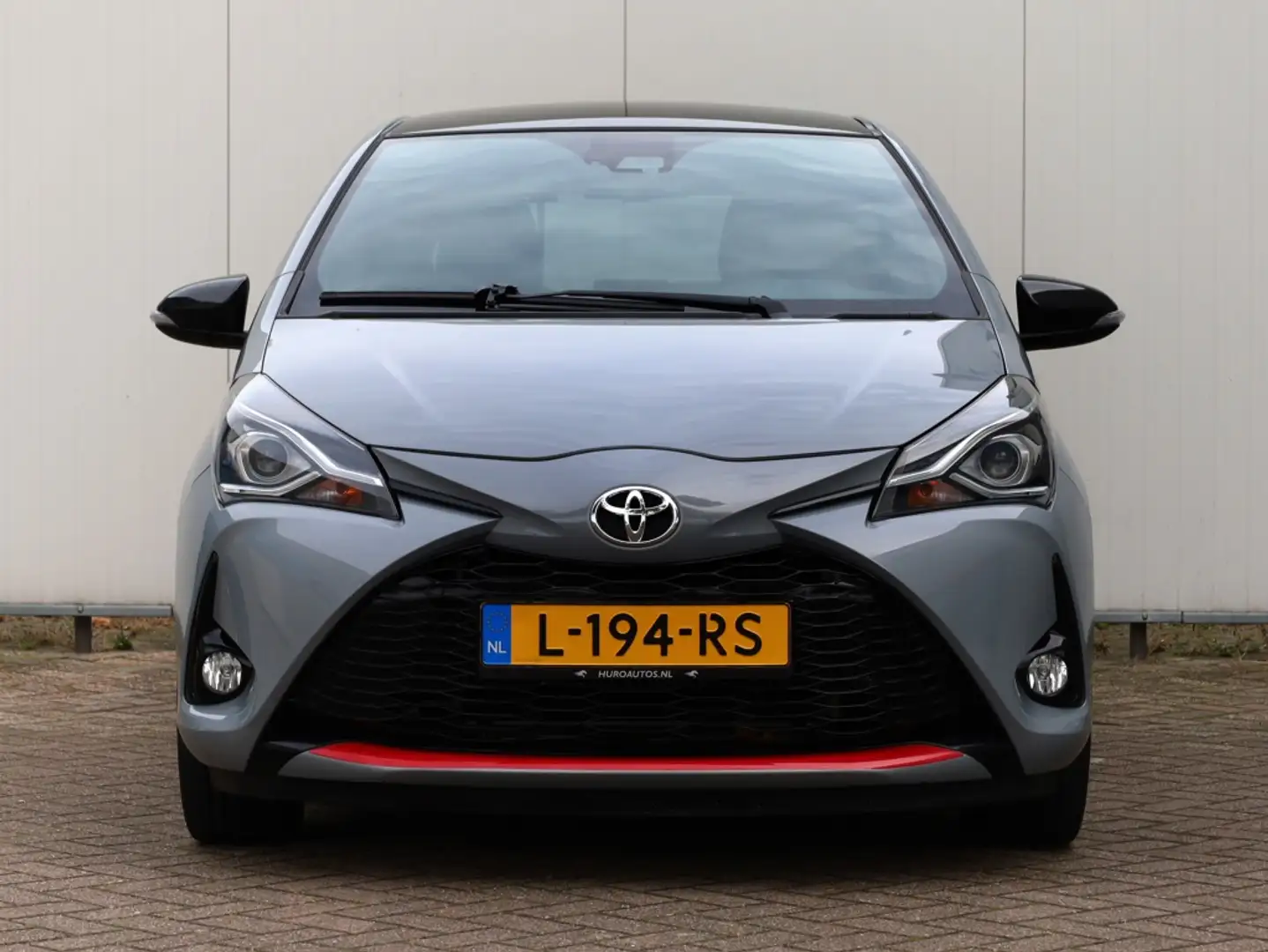 Toyota Yaris 1.5 Hybrid GR-Sport | Bi-Tone | Carplay | Grau - 2