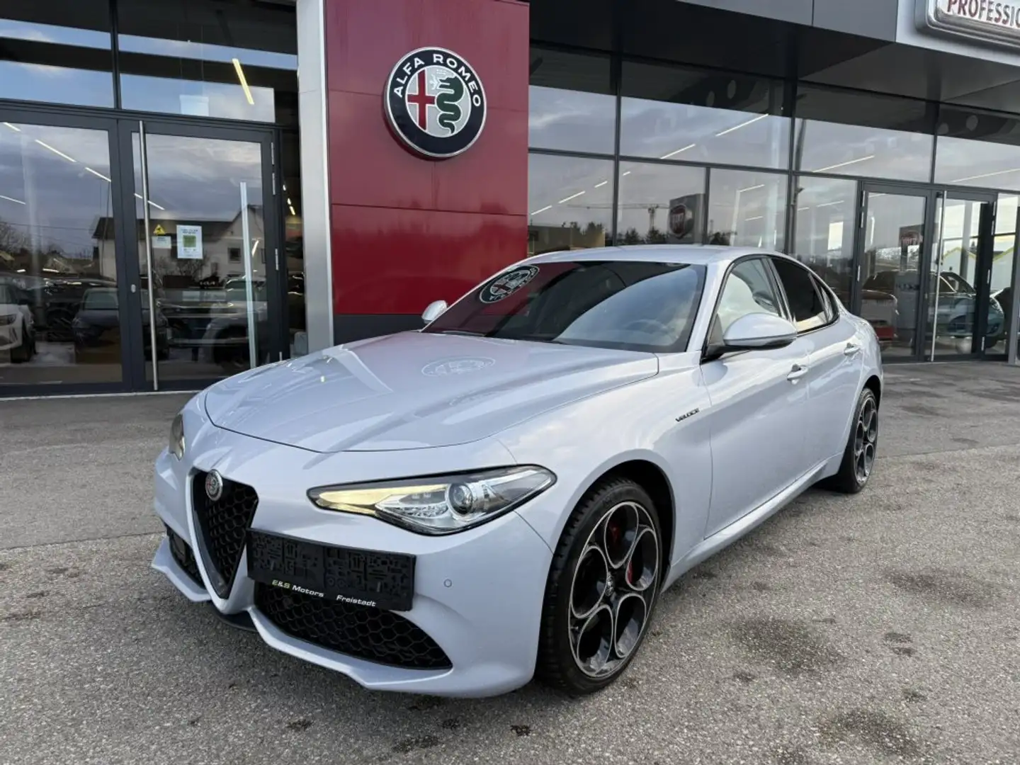 Alfa Romeo Giulia My20 2.0 16v 280 Ps At8Q4 Veloce Weiß - 1