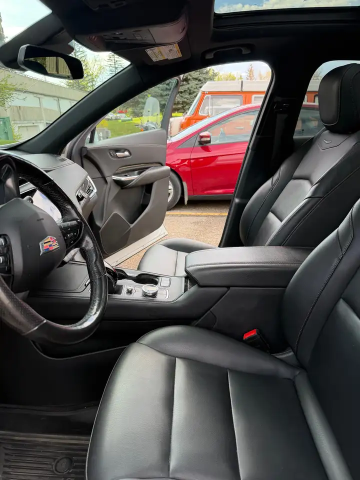 Cadillac XT4 снимка Cadillac XT4