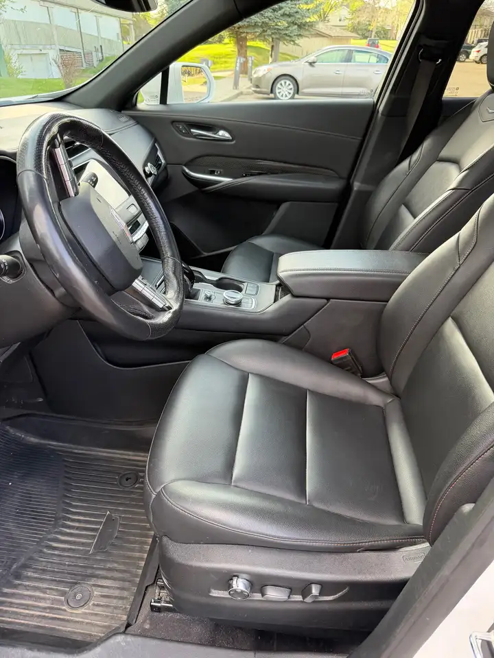 Cadillac XT4 снимка Cadillac XT4