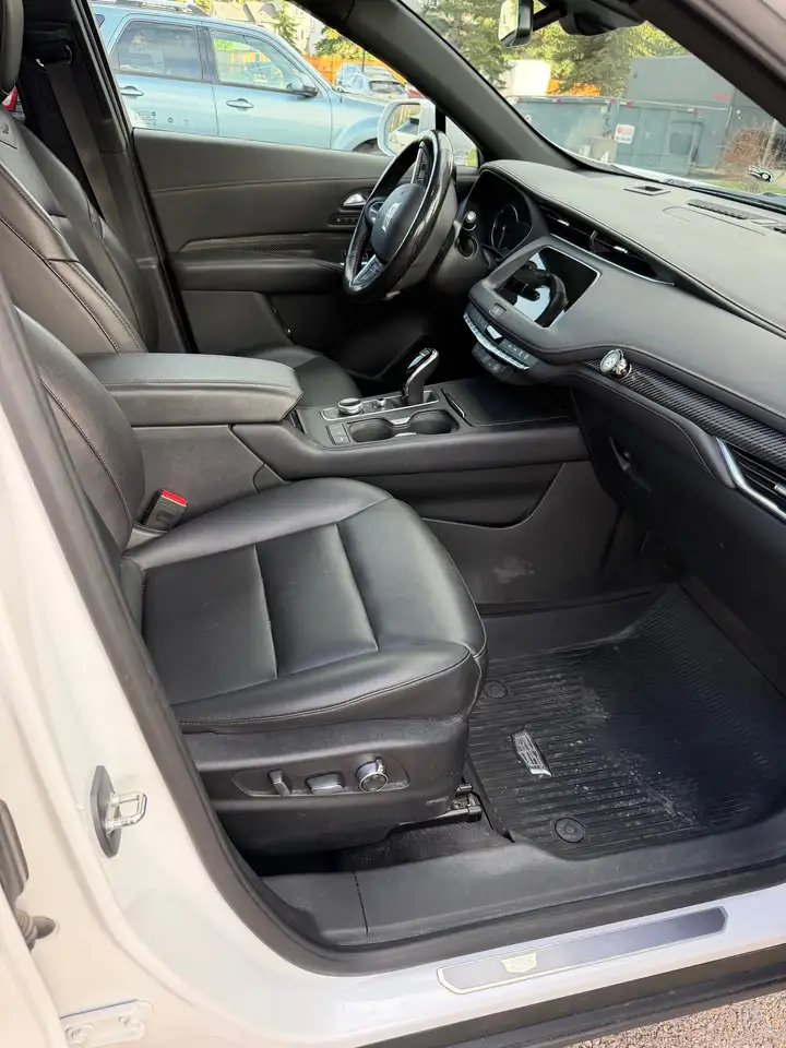 Cadillac XT4 снимка Cadillac XT4