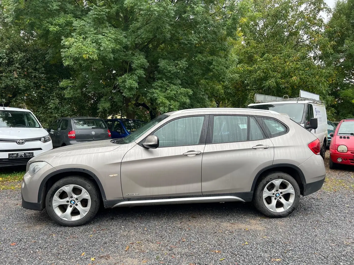 BMW X1 Baureihe X1 20 i xDrive*AUTOMATIK* Silber - 2