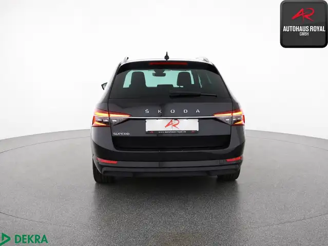 Skoda Superb view 4
