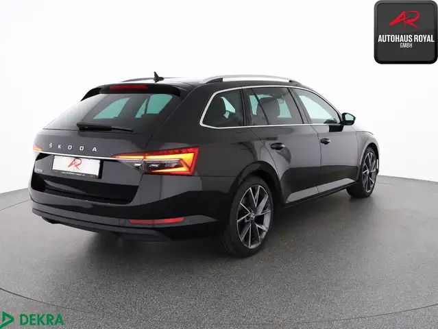 Skoda Superb view 5