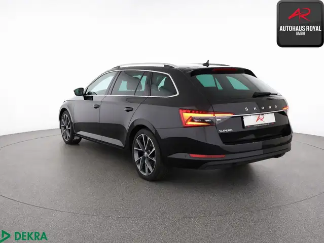 Skoda Superb view 3