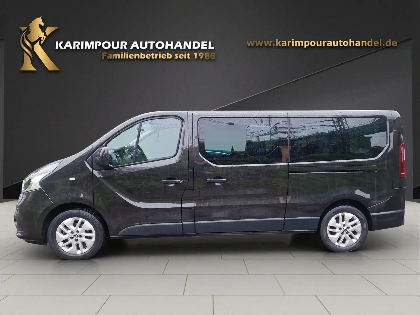 Nissan NV300 KombiL2H1 2,9t PREMIUM*Nav*8Sitze*1HD*Taxi Schwarz - 2