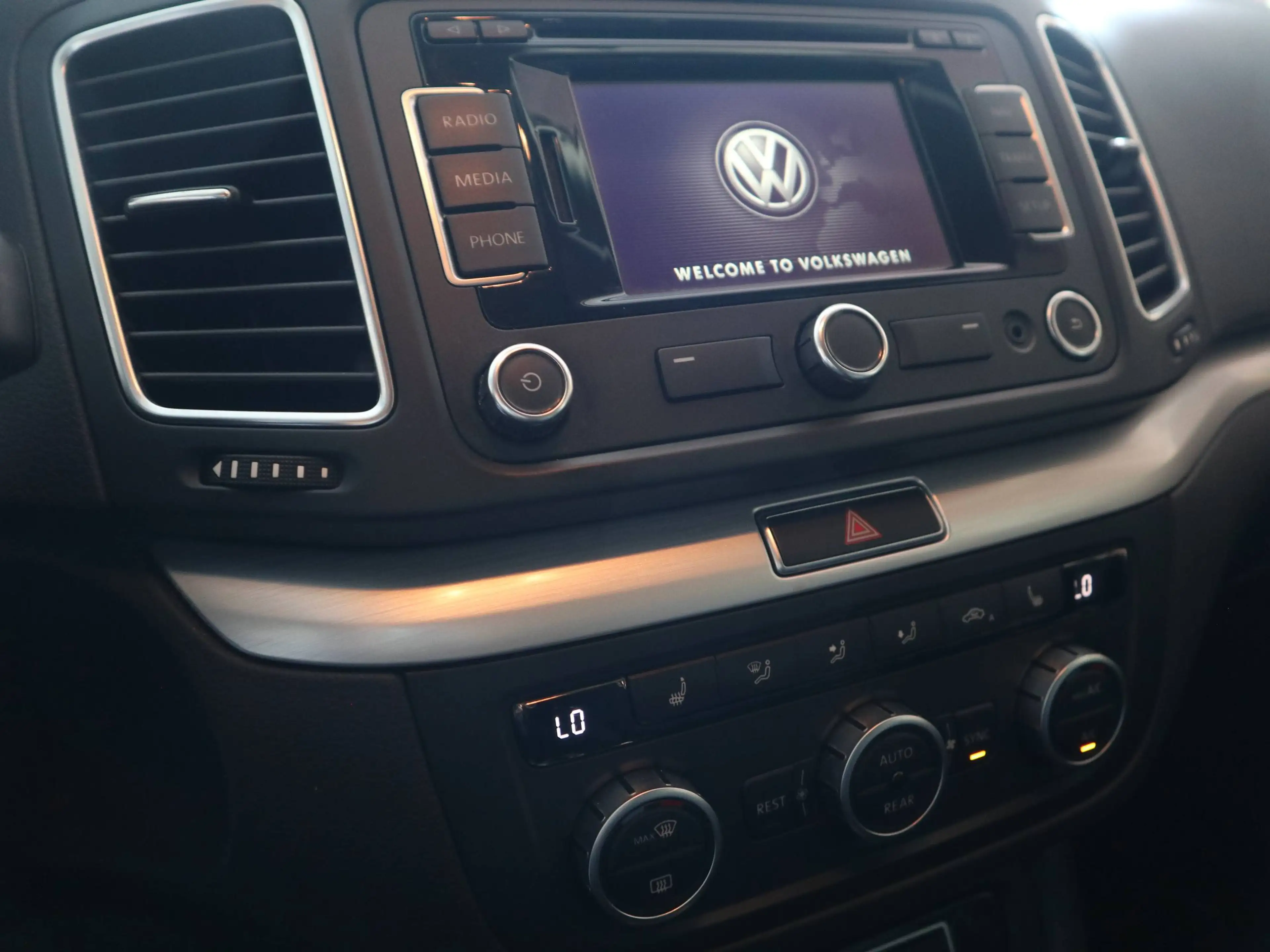 Volkswagen Sharan Cup BMT DSG EasyOpen BiXen OpenSky Navi — photo 8