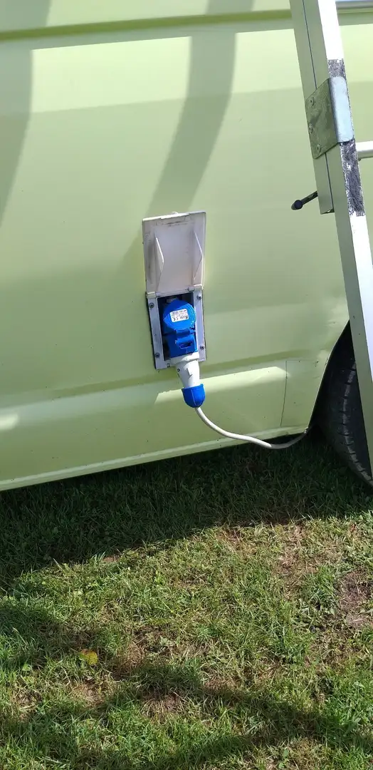 Volkswagen T5 Transporter - 1