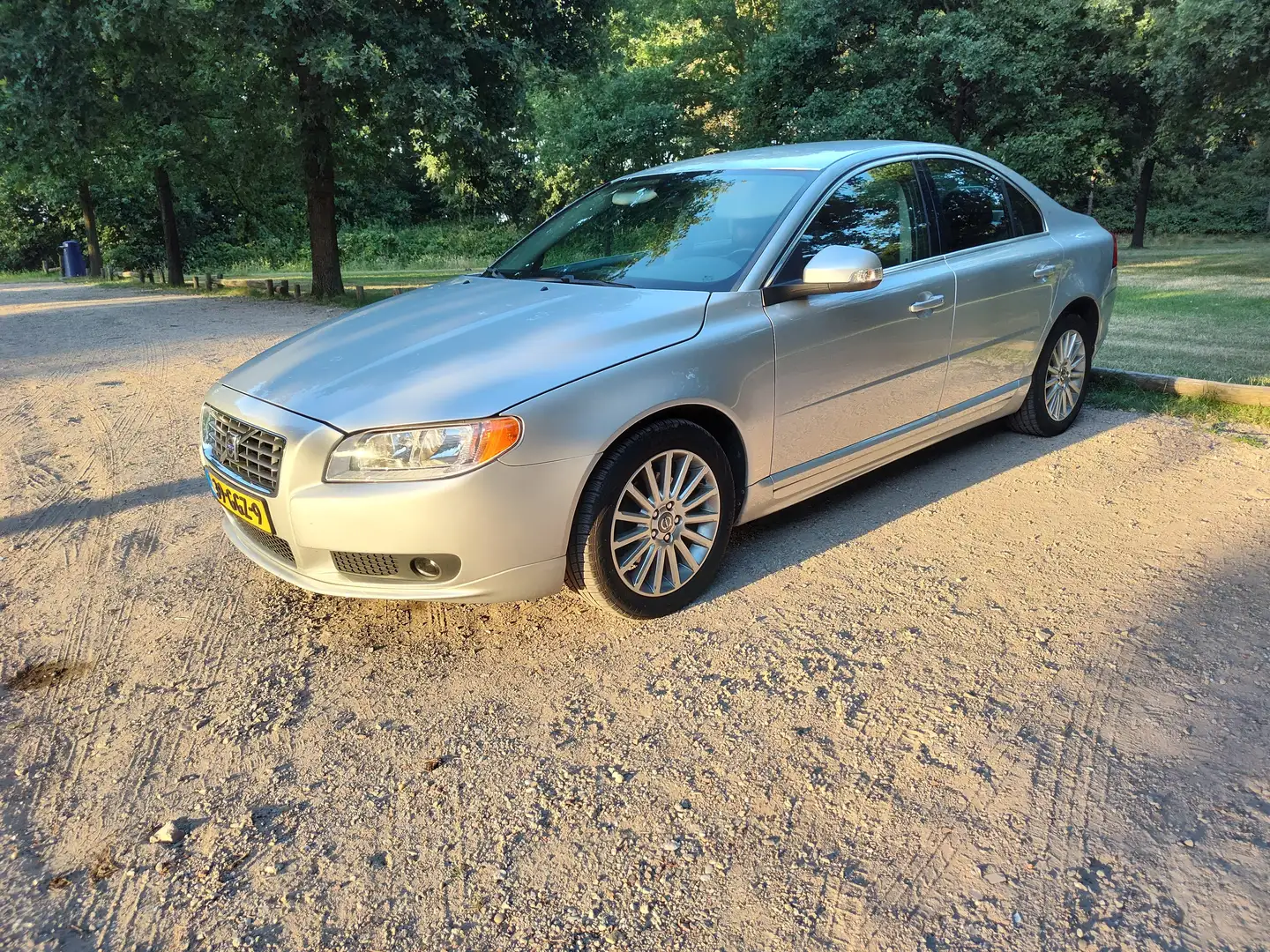 Volvo S80 2.5 T Momentum Stříbrná - 2