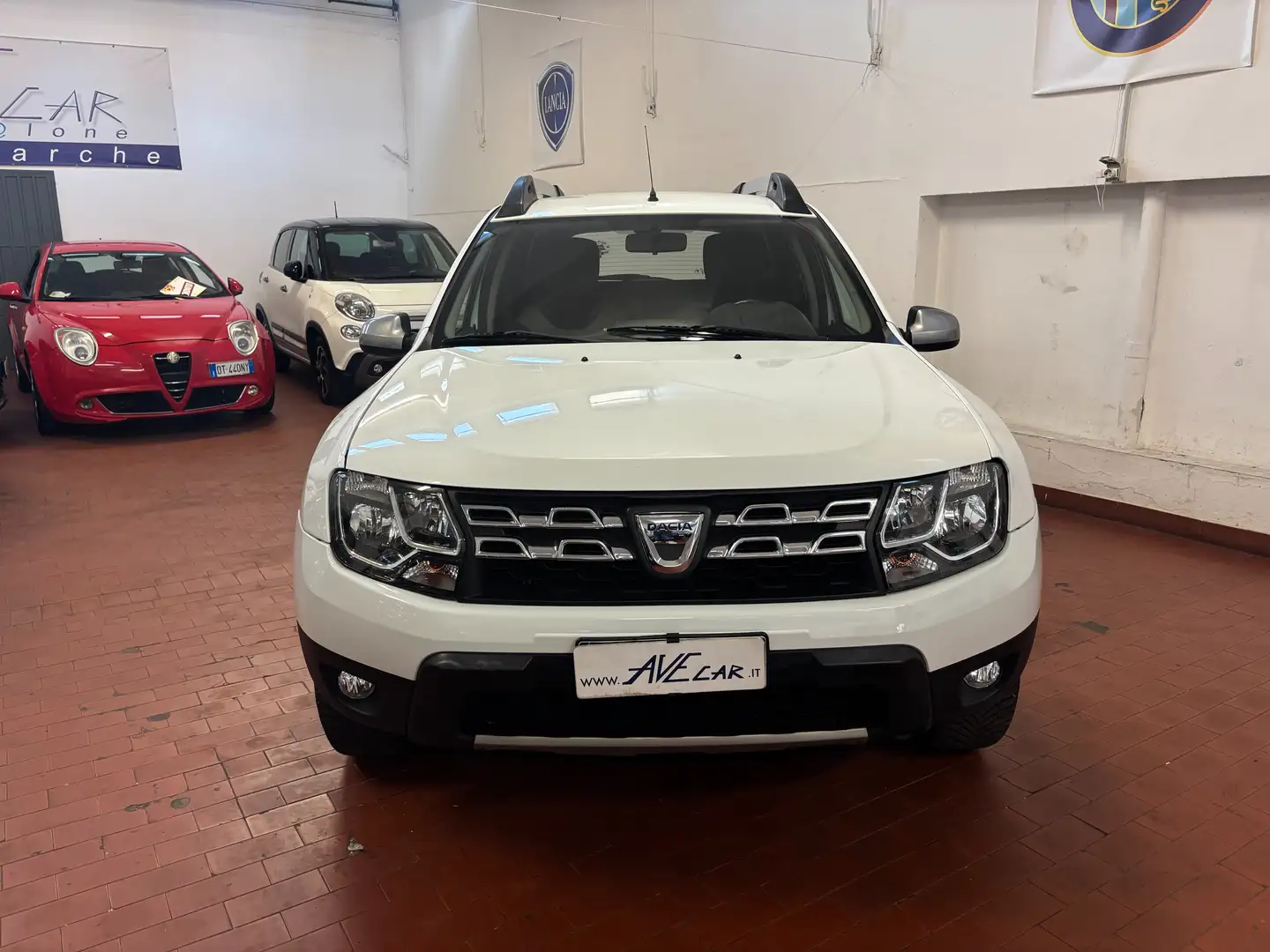 Dacia Duster 1.5 Laureate EUR 6b 1 PROPRIETARIA OK NEOPATENTATI Bianco - 2