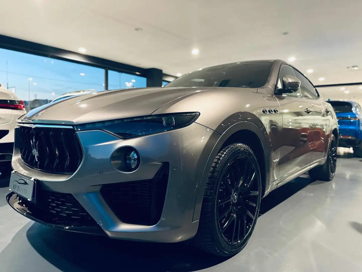 Maserati Levante V6 Diesel 275 CV AWD Gransport Grijs - 2