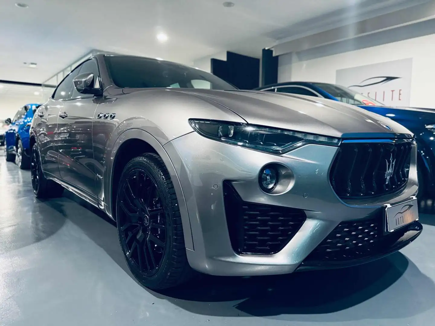 Maserati Levante V6 Diesel 275 CV AWD Gransport Grijs - 1
