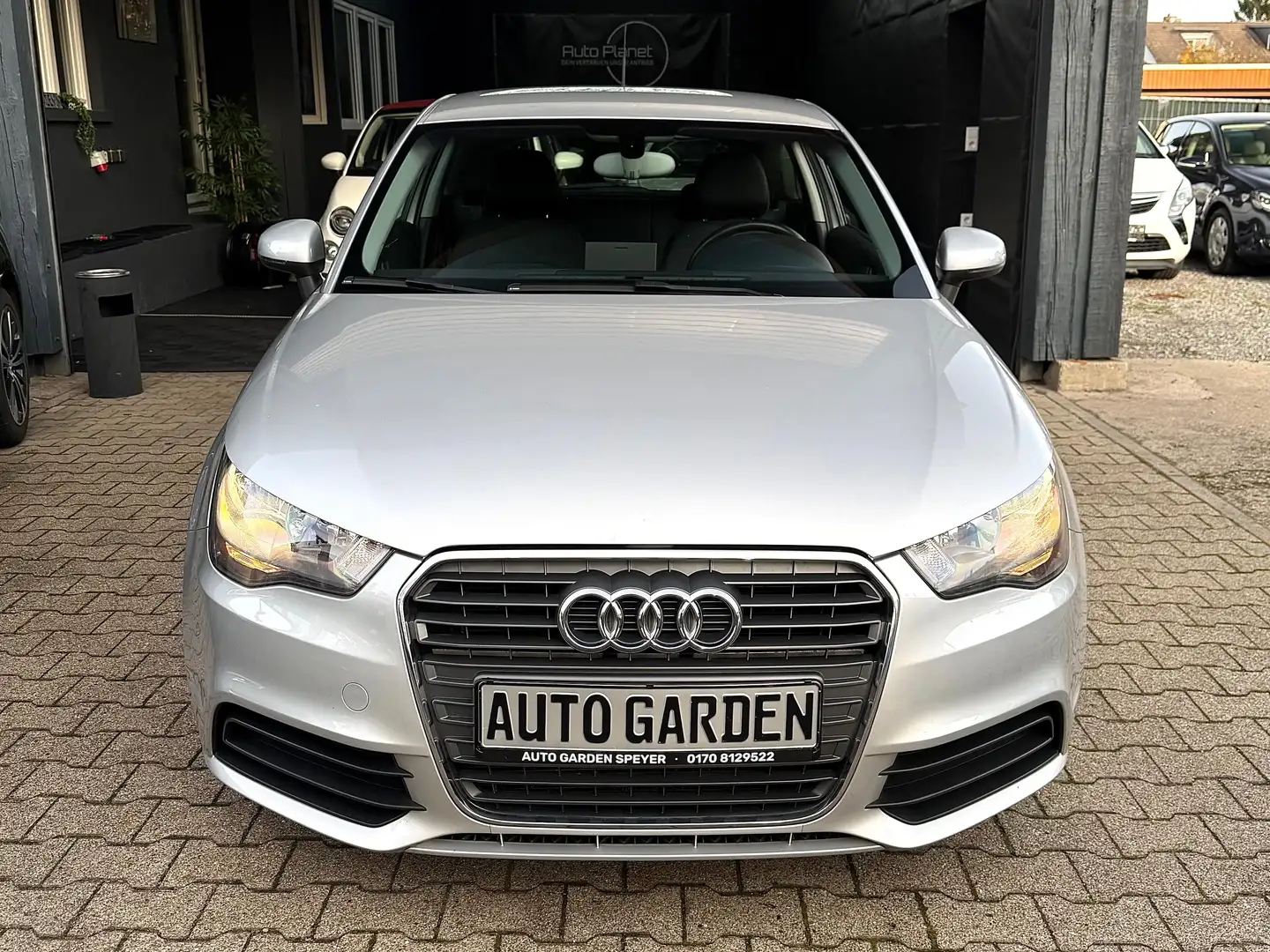 Audi A1 attraction Grau - 2