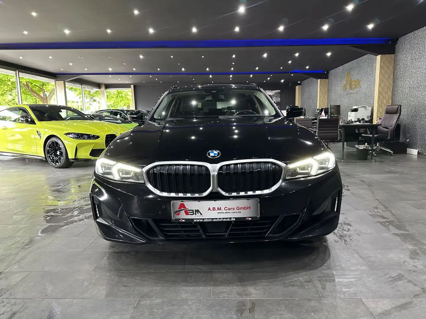 BMW 318 d Touring /LEDER /KAMERA/ FACELIFT /1.HAND Schwarz - 2