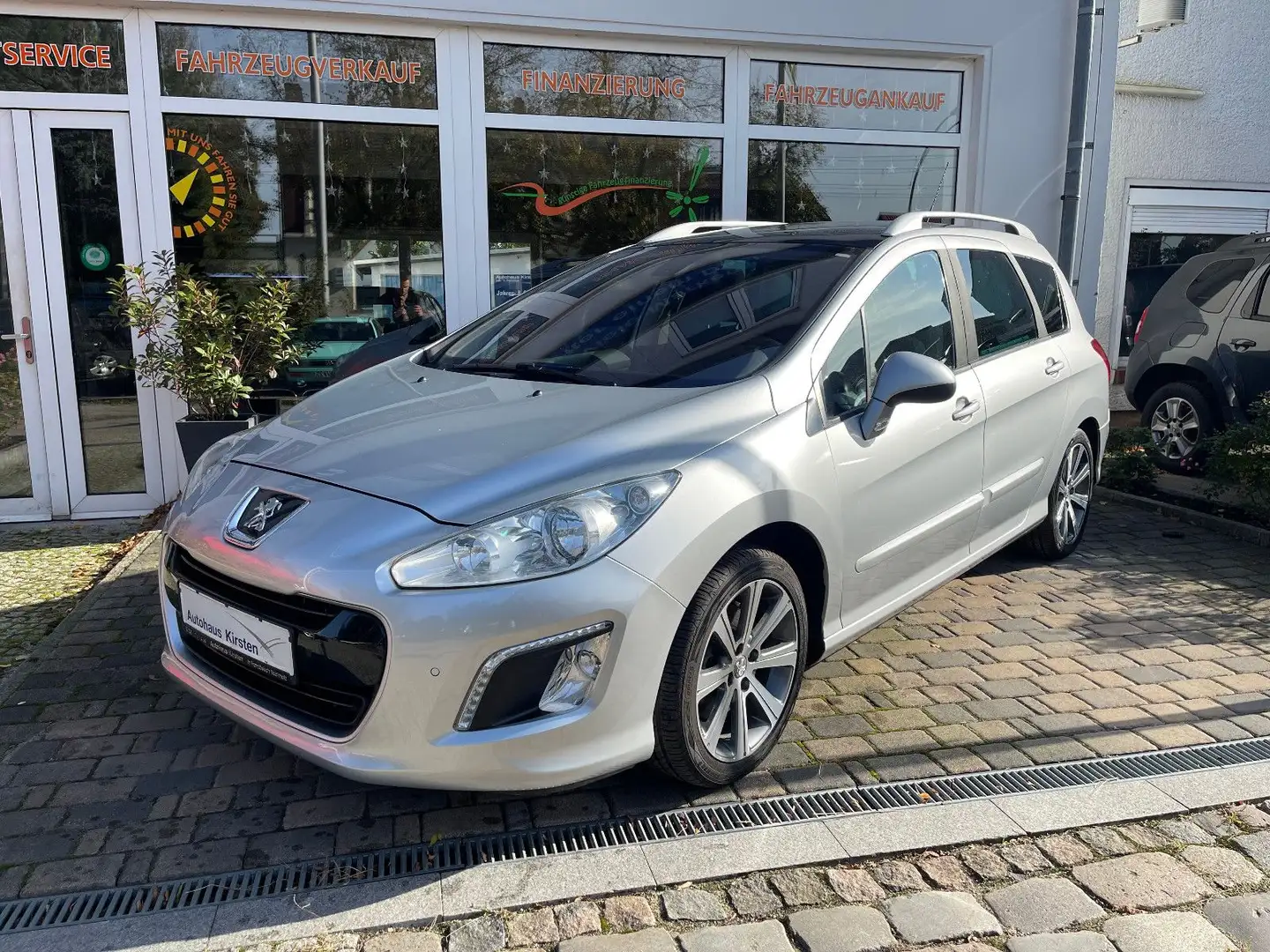 Peugeot 308 SW Allure 1.6 Panorama/Navi/Klimaautomatik Grau - 1