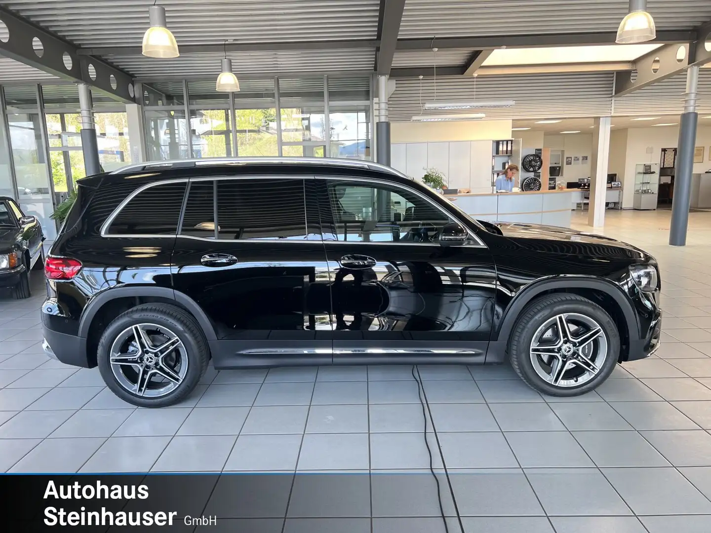 Mercedes-Benz GLB 200 GLB 200 d AMG Line/Navi/Distronic/Keyless-Go/LED Schwarz - 2