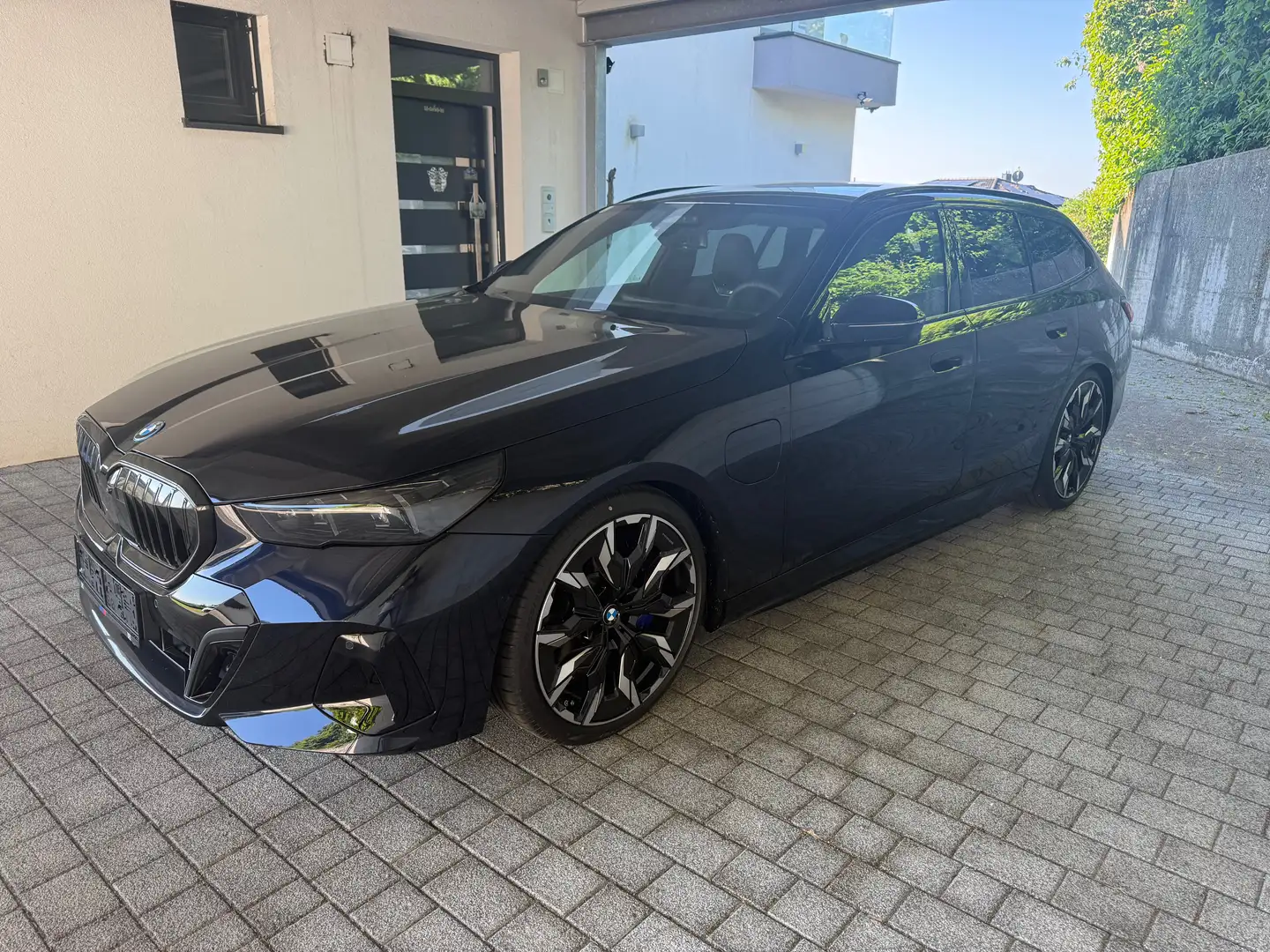 BMW 550 550e Touring PHEV xDrive Aut. Schwarz - 1