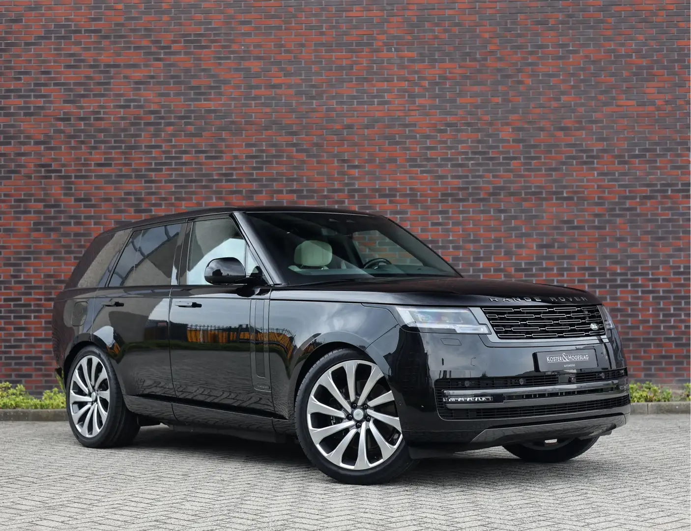 Land Rover Range Rover P550e Autobiography | Meridian Signature - Trekhaa Schwarz - 1
